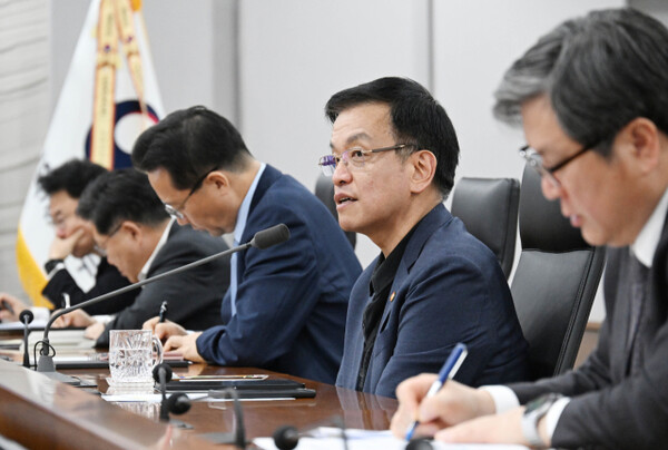 Deputy Prime Minister and Minister of Economy and Finance Choi Sang-mok presides over an expanded executive meeting of the Ministry of Economy and Finance at the Government Complex Sejong on Nov. 25.