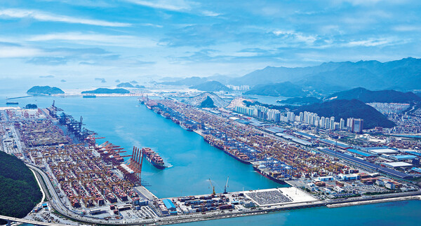 An aerial view of Busan New Port (Busan Port Authority)