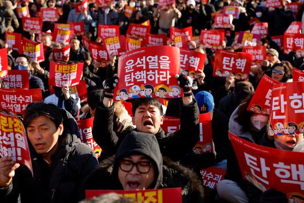 Protesters rallying for impeachment of South Korean President Yoon Suk Yeol