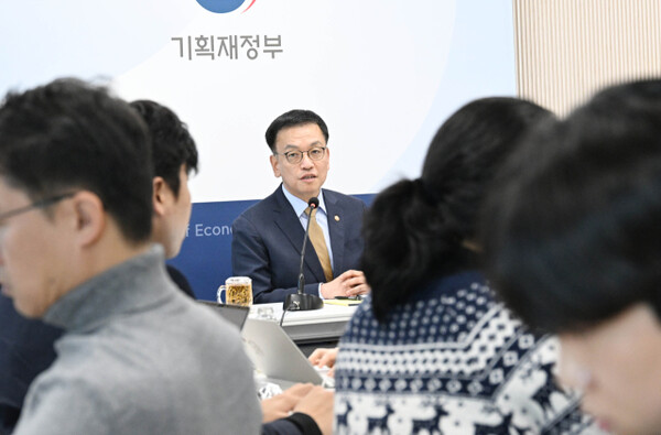 Deputy Prime Minister and Minister of Economy and Finance Choi Sang-mok holds a press briefing at the Government Complex Sejong on Dec. 23 (Photo courtesy of the Ministry of Economy and Finance)