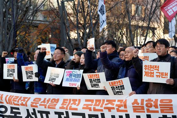 People take part in a rally to demand South Korean President Yoon Suk Yeol's removal from power, in Seoul, South Korea, Dec. 4. (REUTERS)