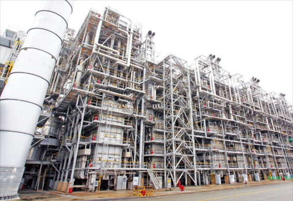 Aview of LG Chem’s Yeosu Naphtha Cracking Center (NCC) Plant 2 (Photo courtesy of LG Chem)