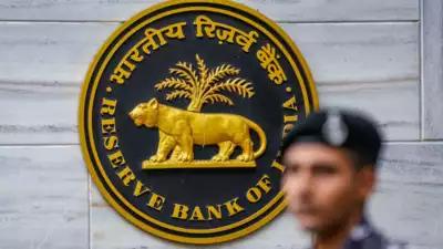 RBI looks to retain stance on rupee amid volatility