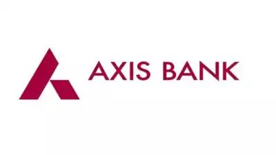 Axis Bk profit up 4%, misses estimates