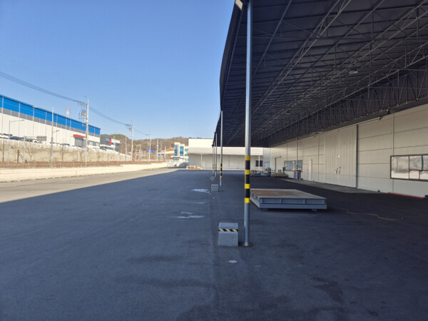 A loading dock at a factory in Gumi, North Gyeongsang Province, is empty on March 6.