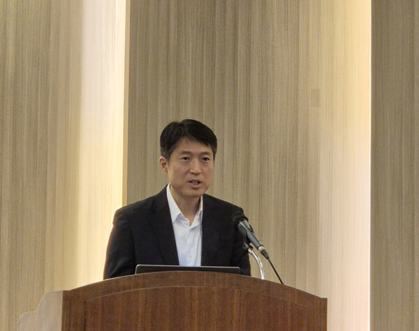 Kim Seok-hwan, CEO of Wemix Foundation, apologizing for the recent cryptocurrency theft incident